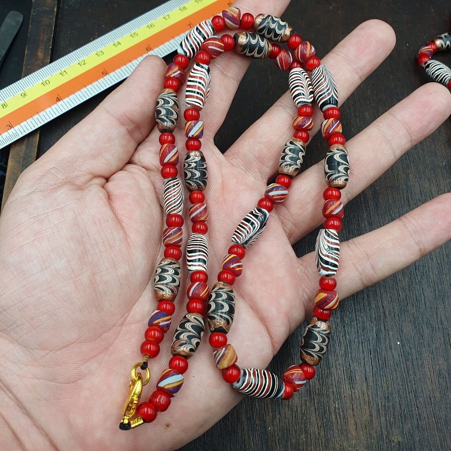 Vintage venerano art fancy feather venetian whiteheart 6mm beads necklace
