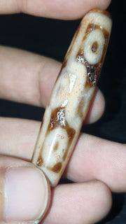 Rusted vintage old himalayan indo tibetan 9 eyes agate bead unique pattern