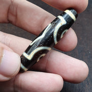 Himalayan tibetan 3 eye dzi bead amulet with nice soft patina