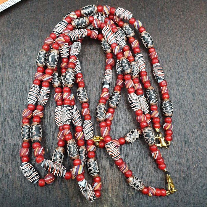 Vintage venerano art fancy feather venetian whiteheart 6mm beads necklace