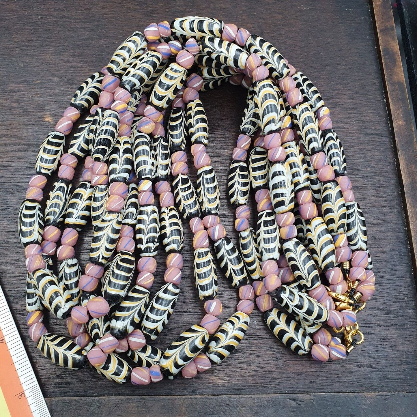 Vintage feather style pattern african stripes beads necklace