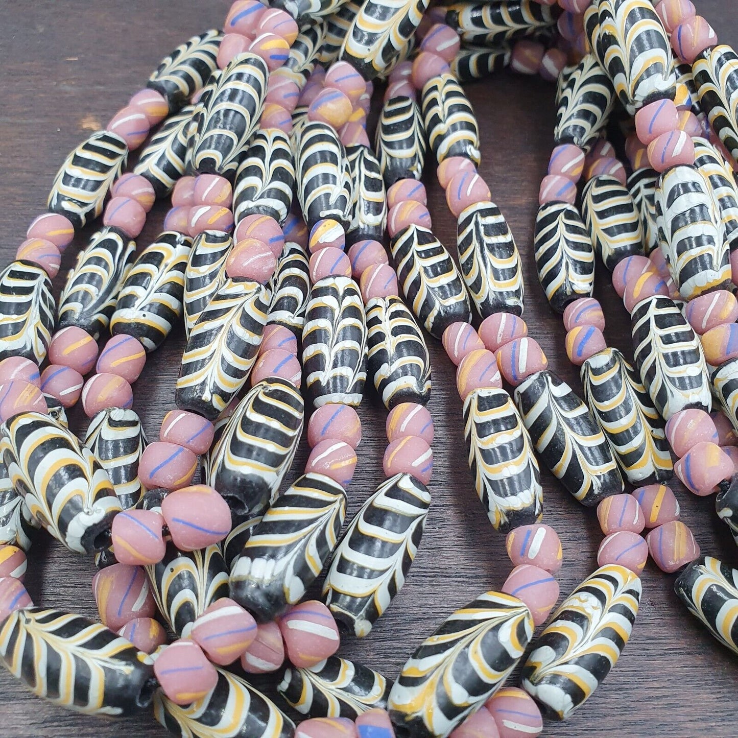 Vintage feather style pattern african stripes beads necklace