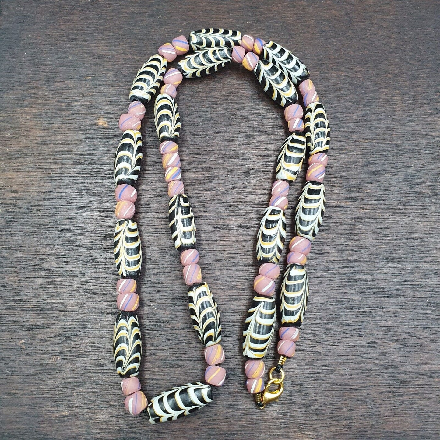 Vintage feather style pattern african stripes beads necklace
