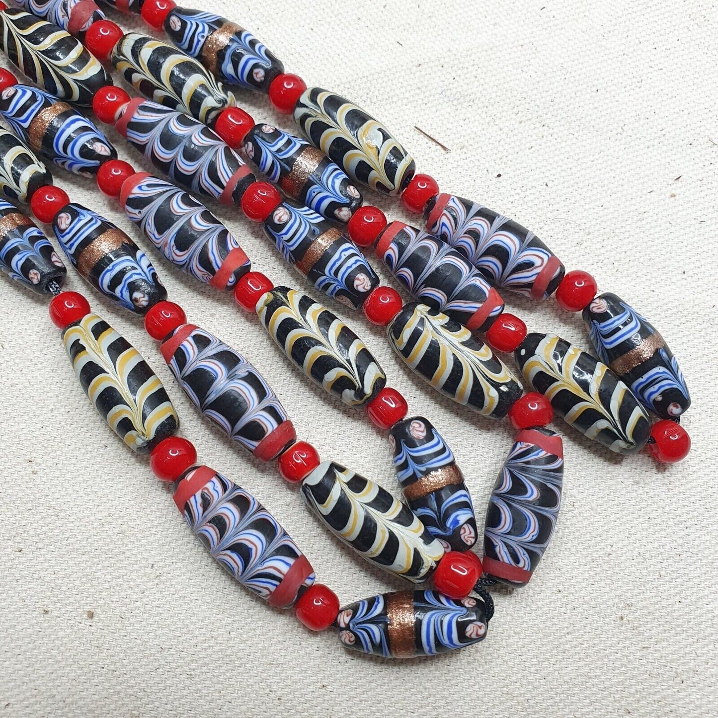 Vintage venerano art fancy feather venetian style whiteheart beads necklace