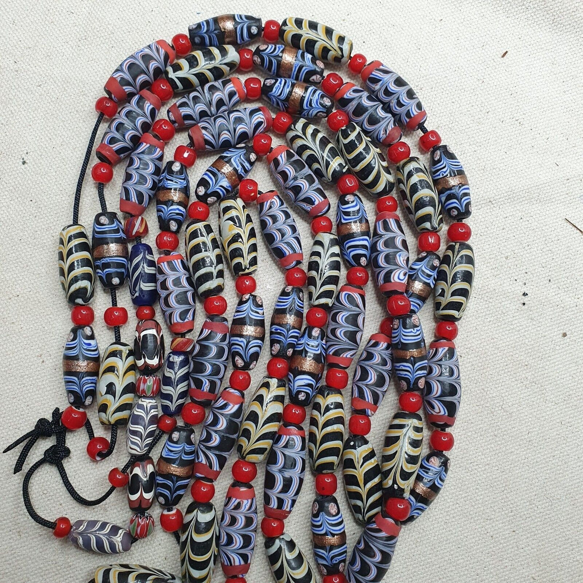 Vintage venerano art fancy feather venetian style whiteheart beads necklace