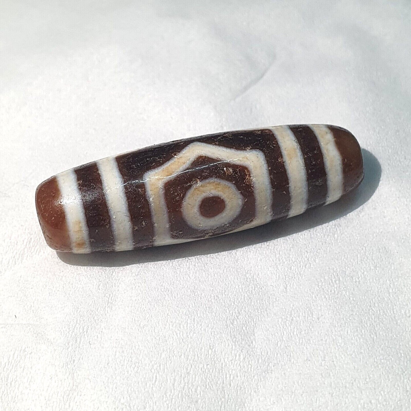 Vintage old himalayan indo tibetan 3 eyes agate beads unique pattern