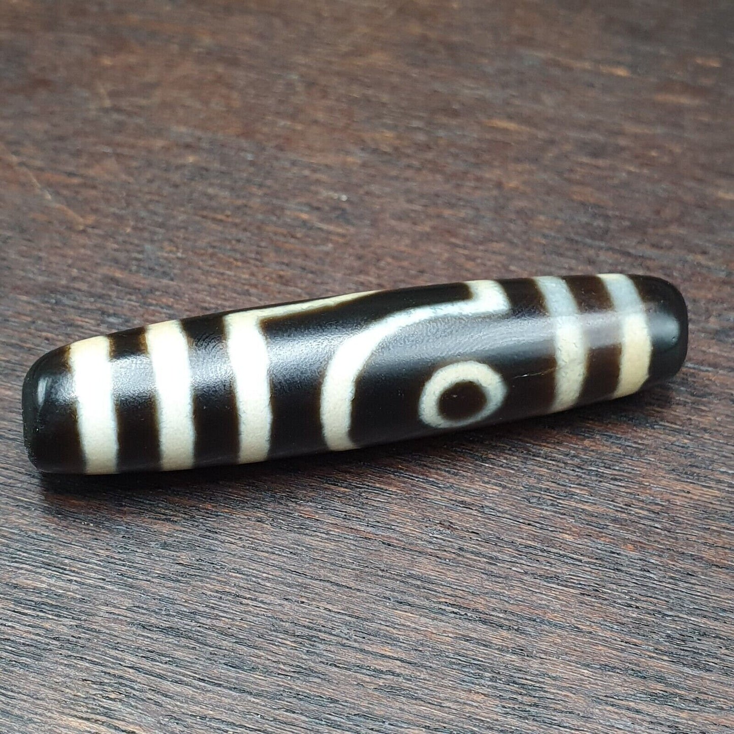 Protective bead amulet vintage old indo tibetan black and white agate pure 2 eye
