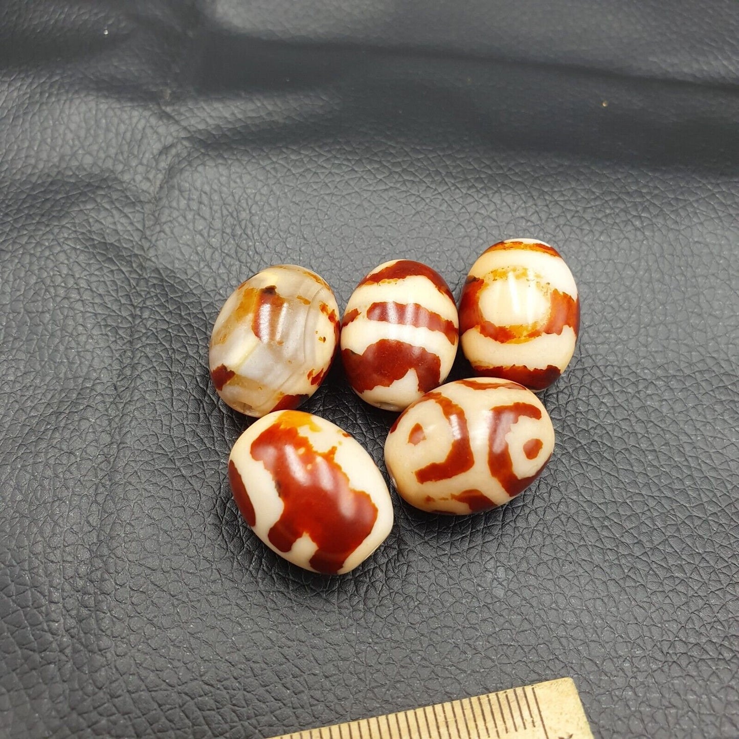 Tb#l5  himalayan indo tibetan rare patterns dzi amulet bead lot 5 beads