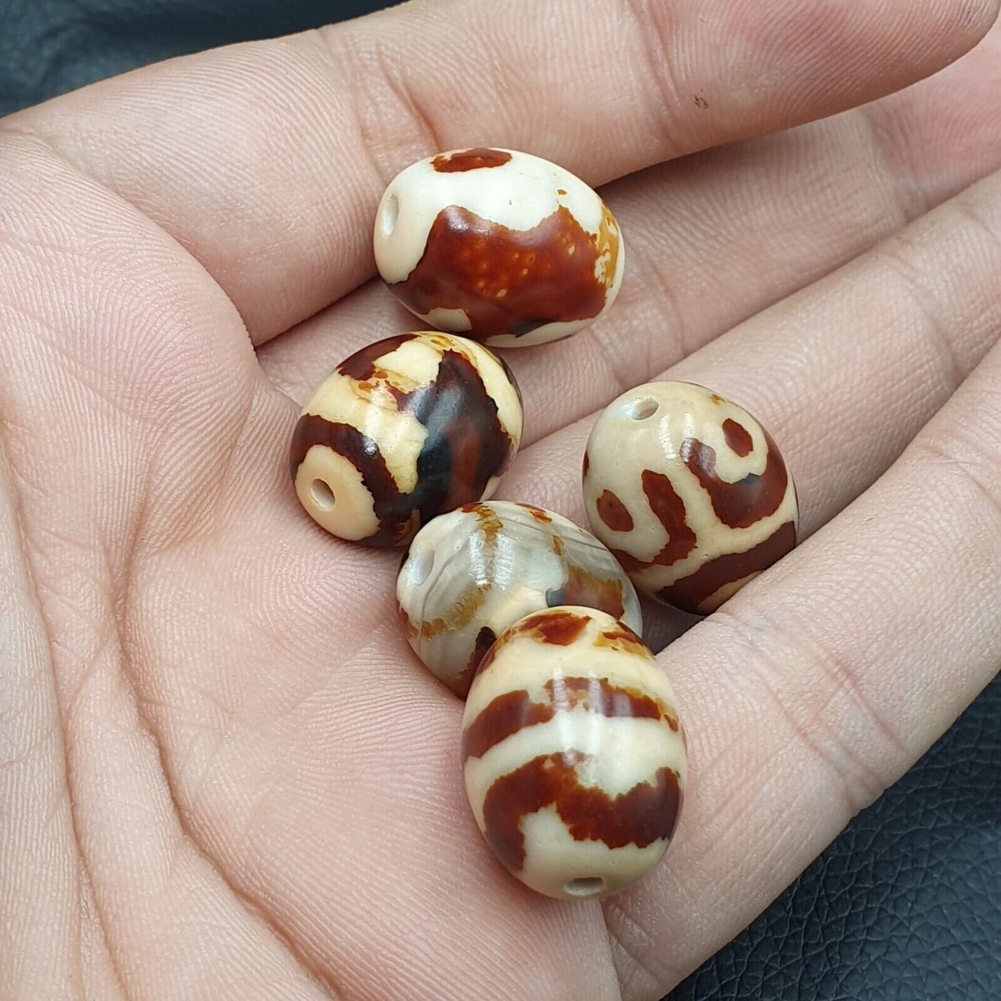 Tb#l5  himalayan indo tibetan rare patterns dzi amulet bead lot 5 beads