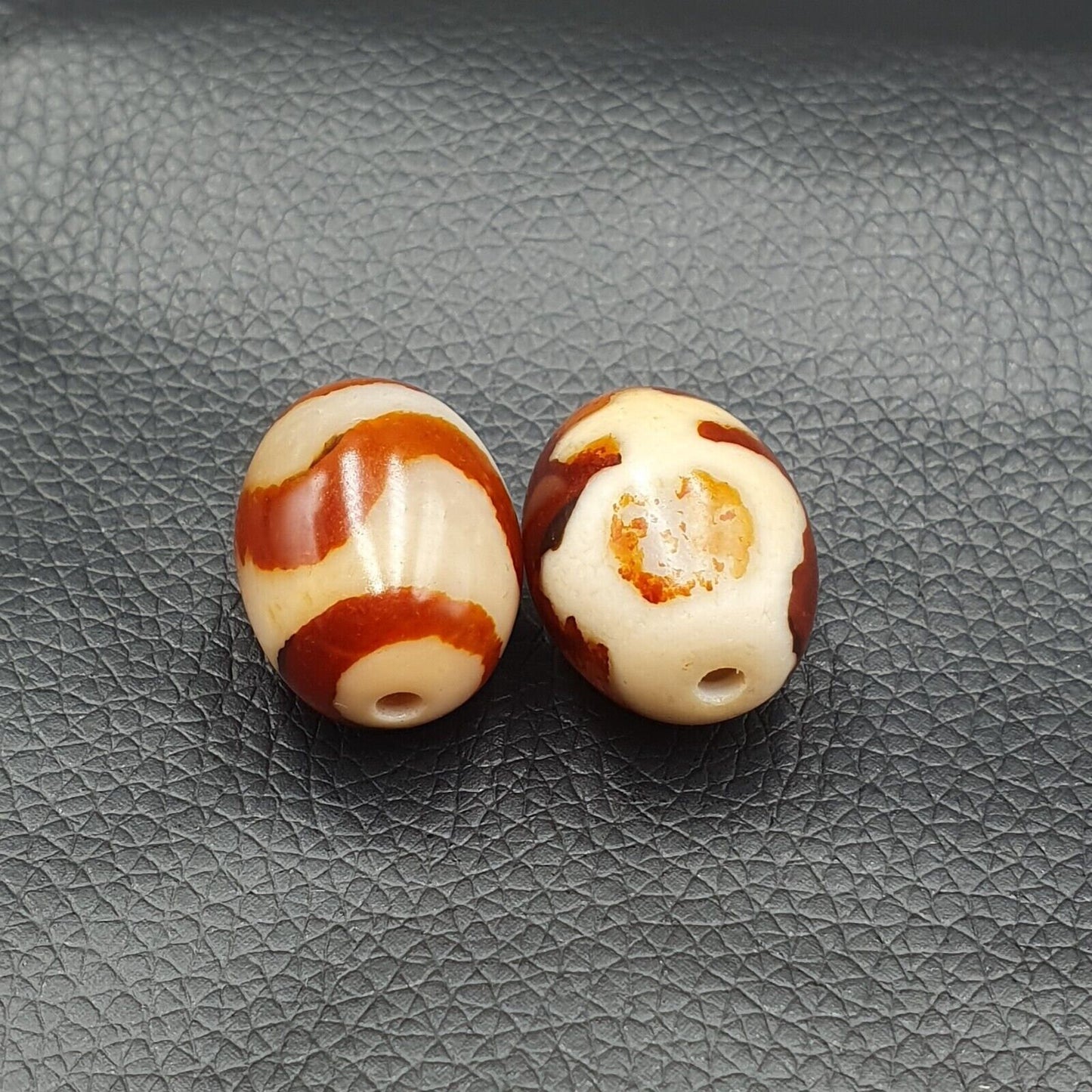 himalayan indo tibetan rare patterns dzi amulet bead lot 2 beads