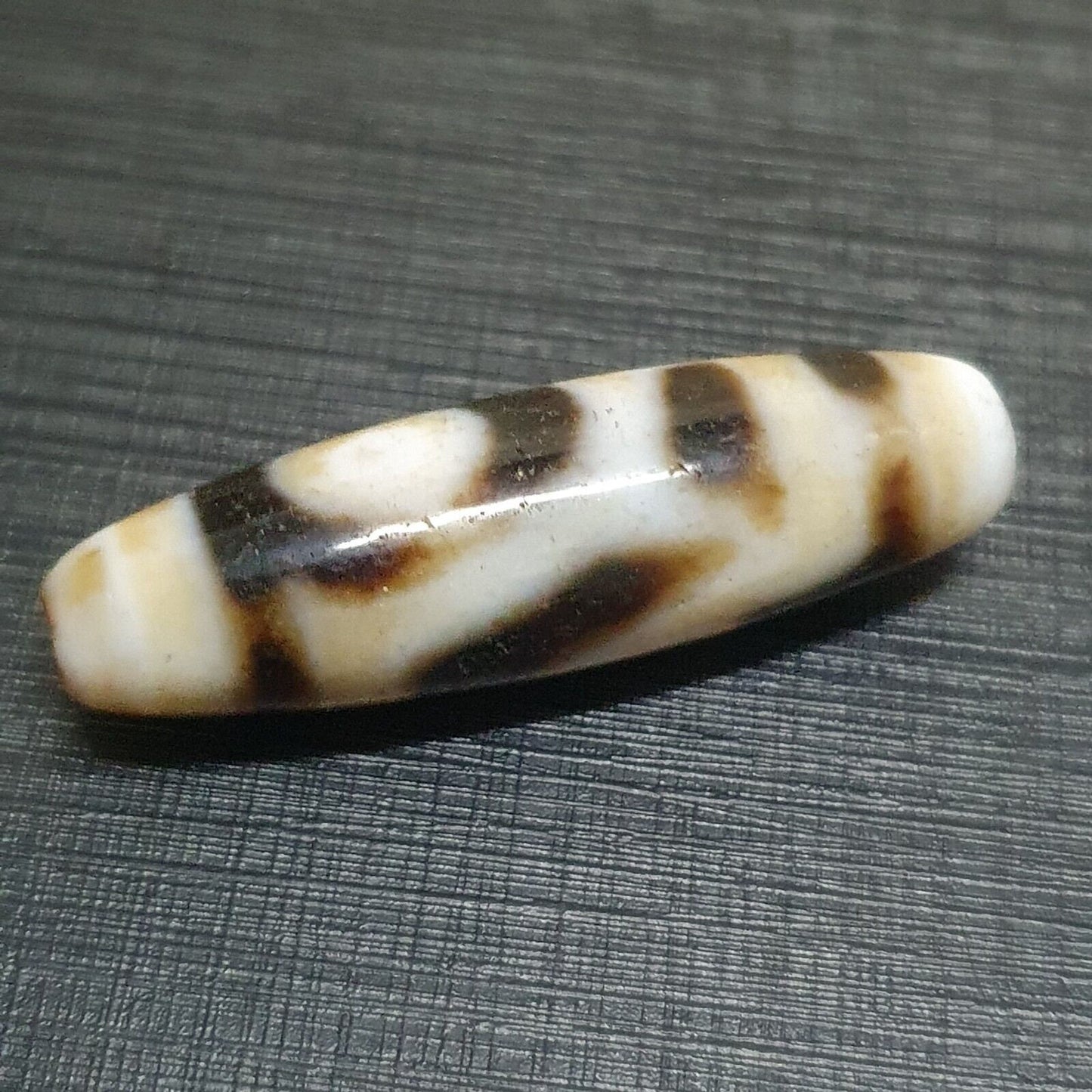 2 slide eyes old himalayan indo tibetan agate dzi bead unique pattern