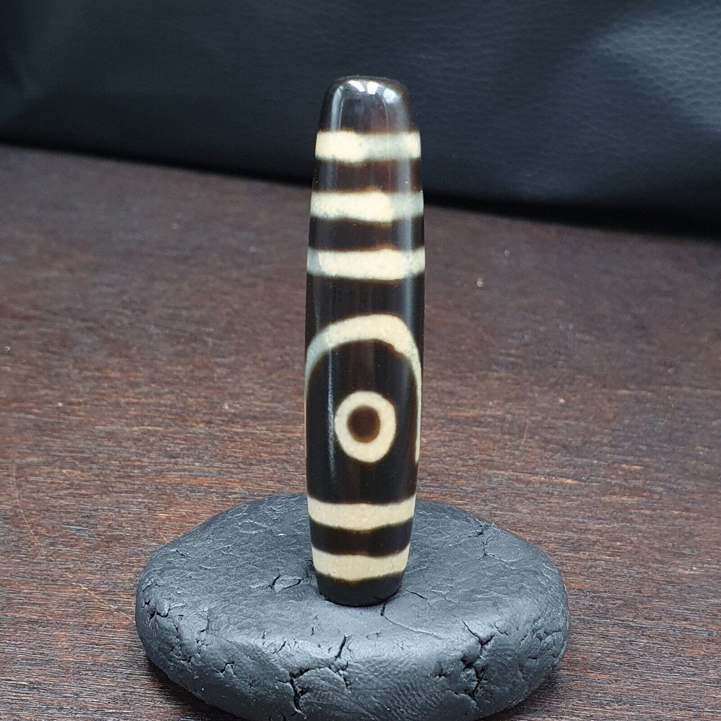 Protective bead amulet vintage old indo tibetan black and white agate pure 2 eye