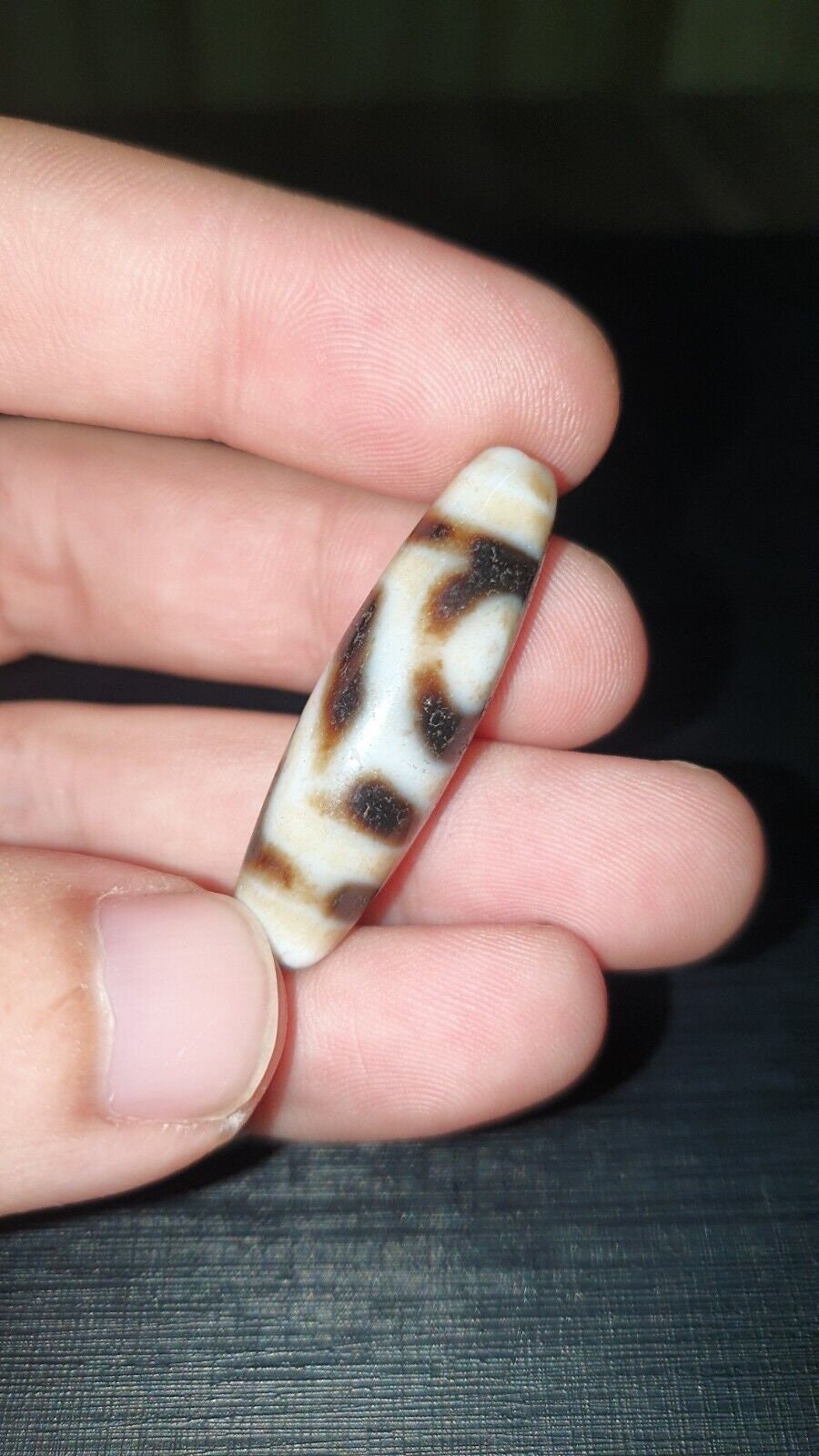 2 slide eyes old himalayan indo tibetan agate dzi bead unique pattern