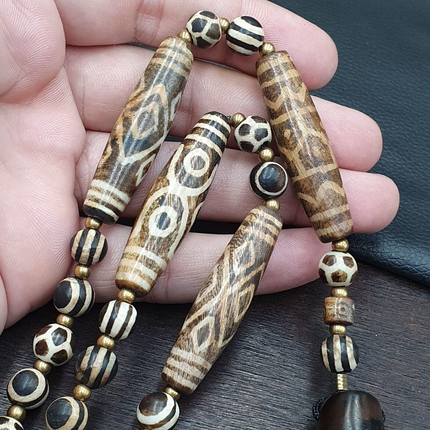 Himalayan tibetan suleimani agate, with burma pumtek beads necklace