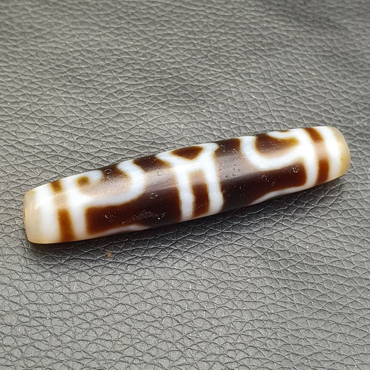 Tibetan treasure vase tasso dzi agate bead