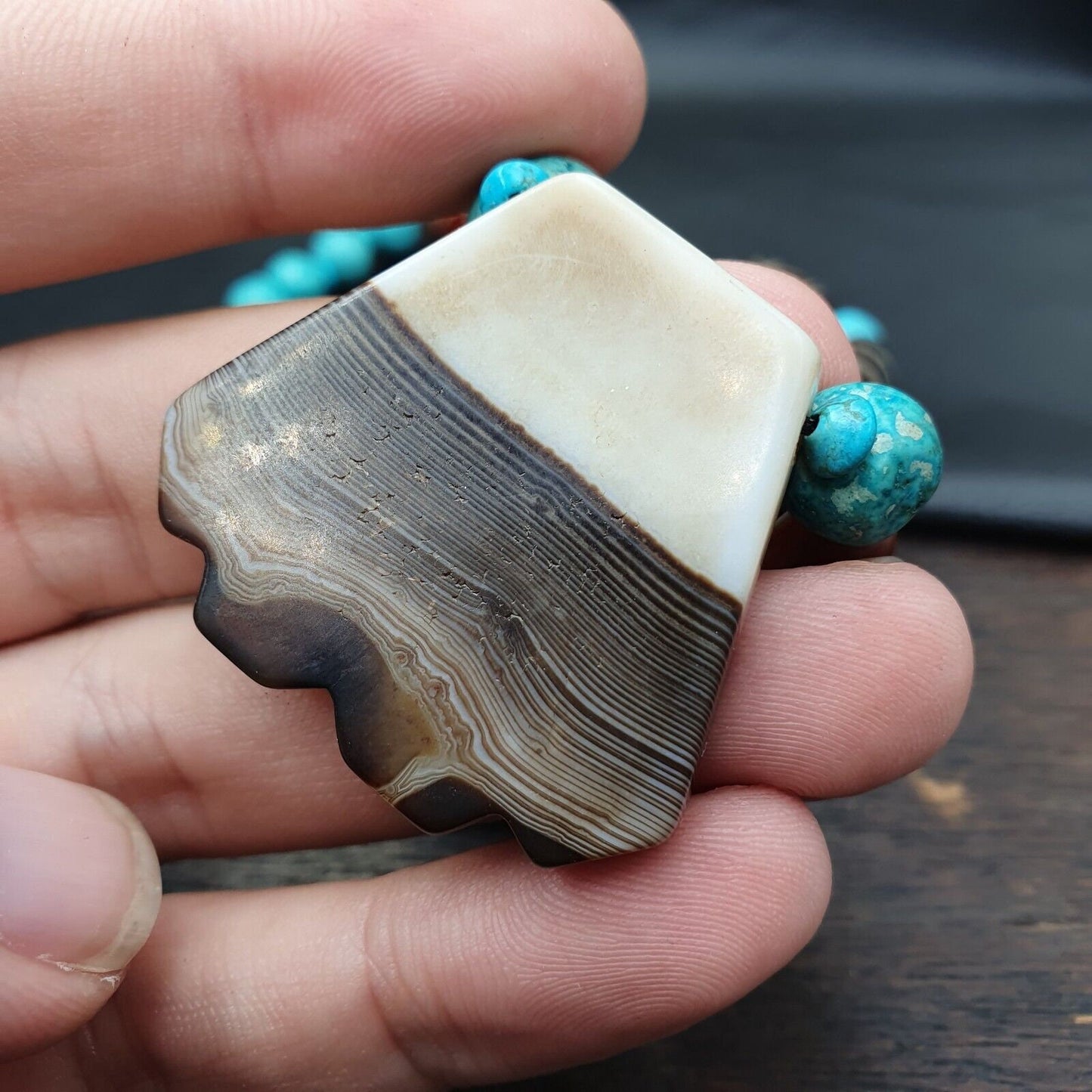 Very unique antique himalayan tibetan eye agate, with tibetan dzi beads necklace