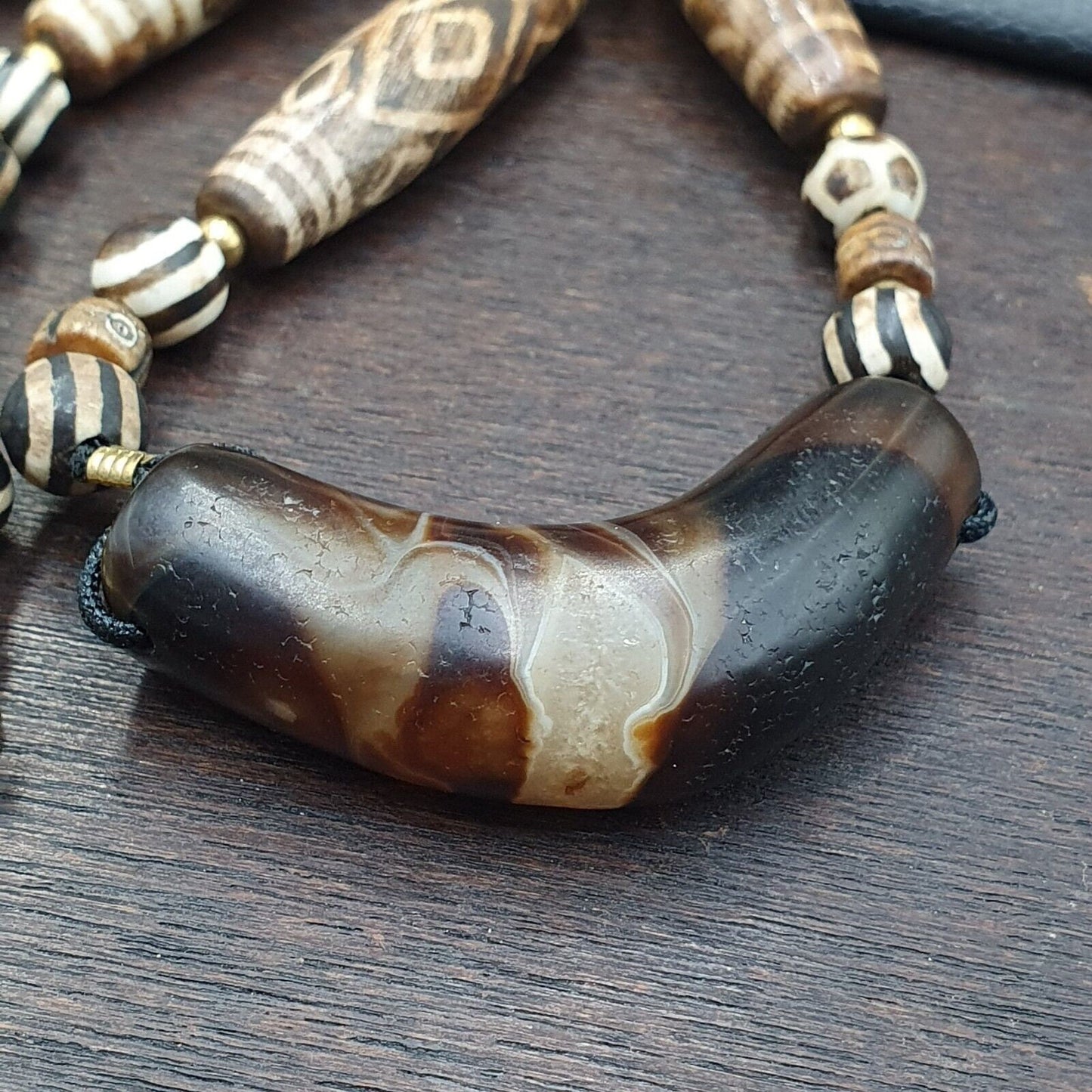 Himalayan tibetan suleimani agate, with burma pumtek beads necklace