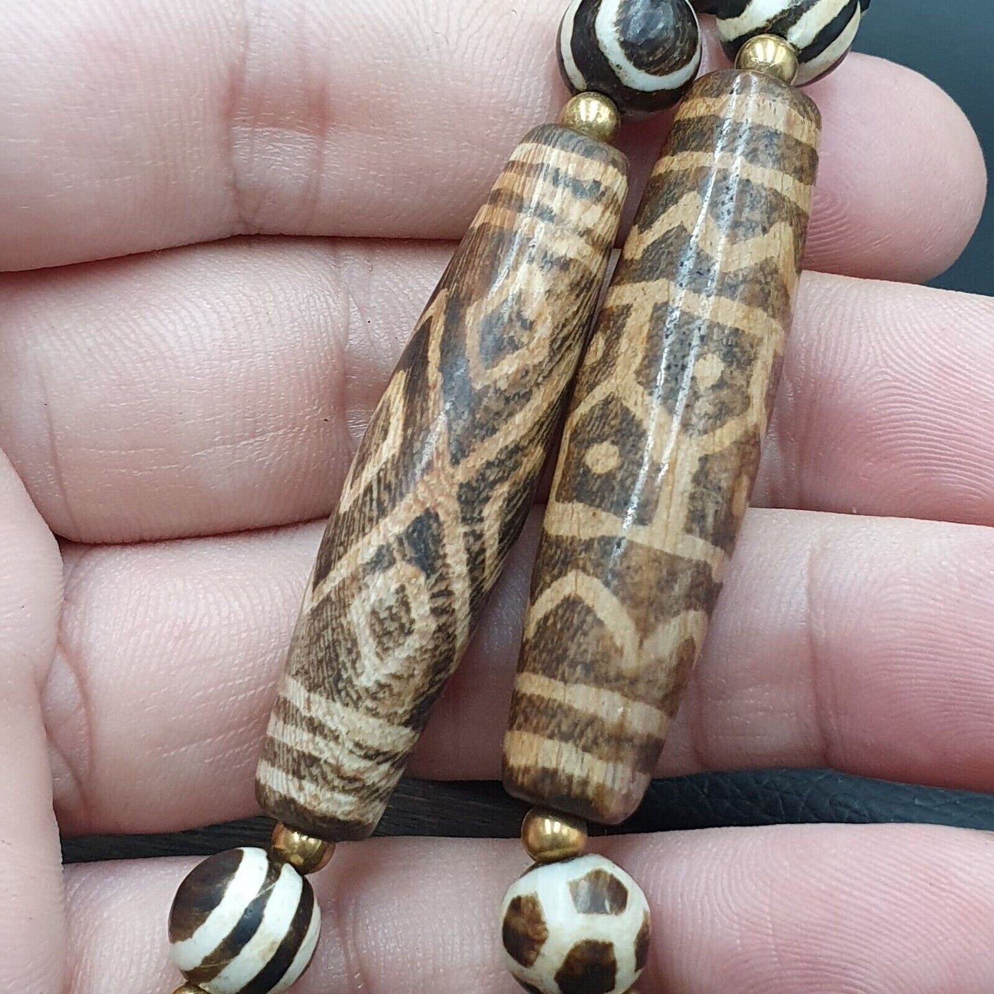Himalayan tibetan suleimani agate, with burma pumtek beads necklace