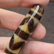 Tibetan top old agate dogtooth eye symbolize dzi bead totem pendant