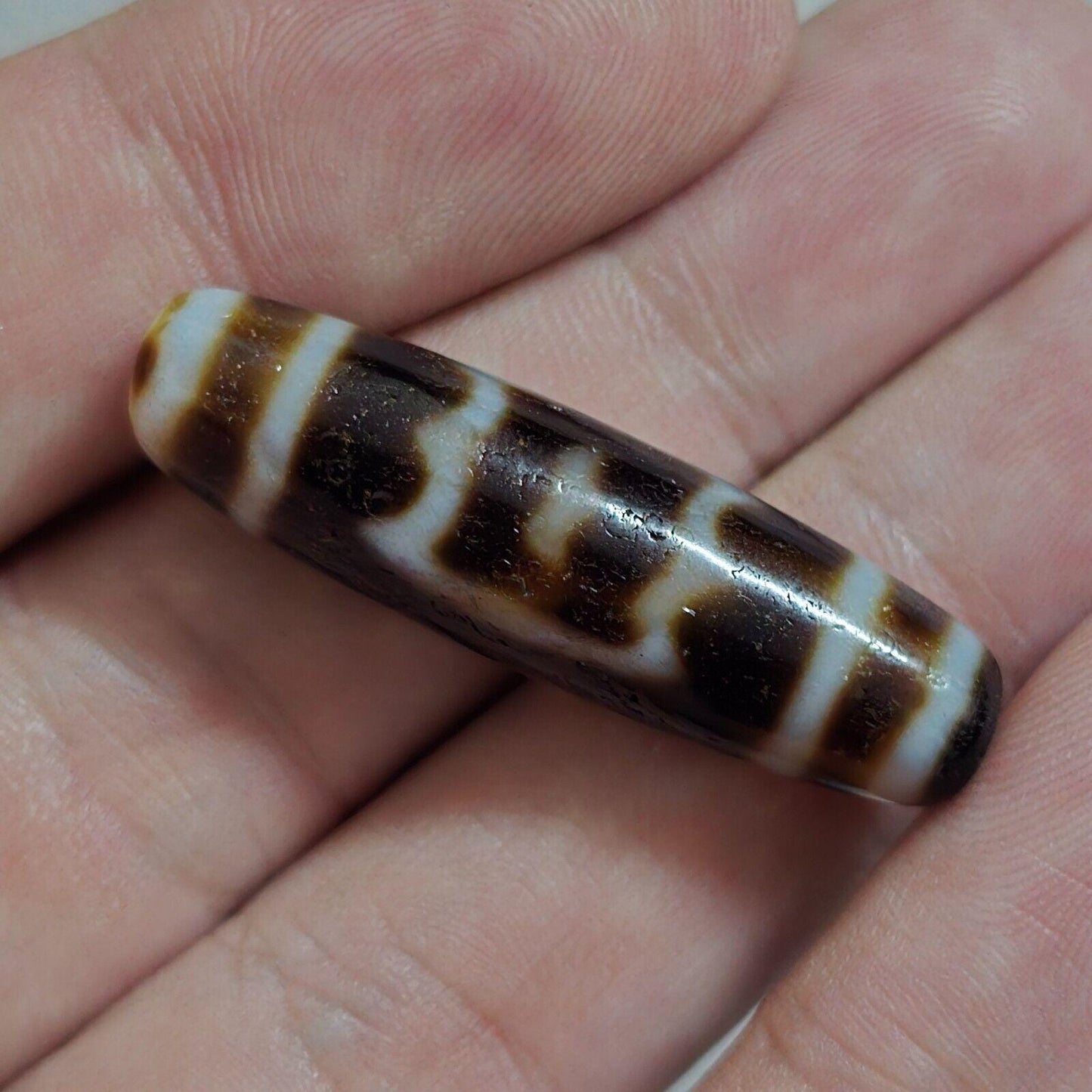 Vintage old himalayan indo tibetan agate beads unique pattern