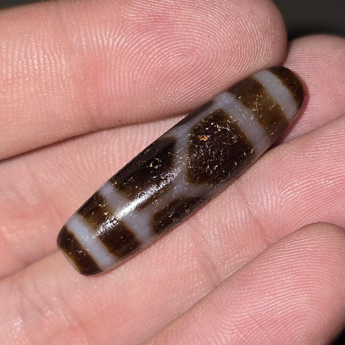 Vintage old himalayan indo tibetan agate beads turtle pattern
