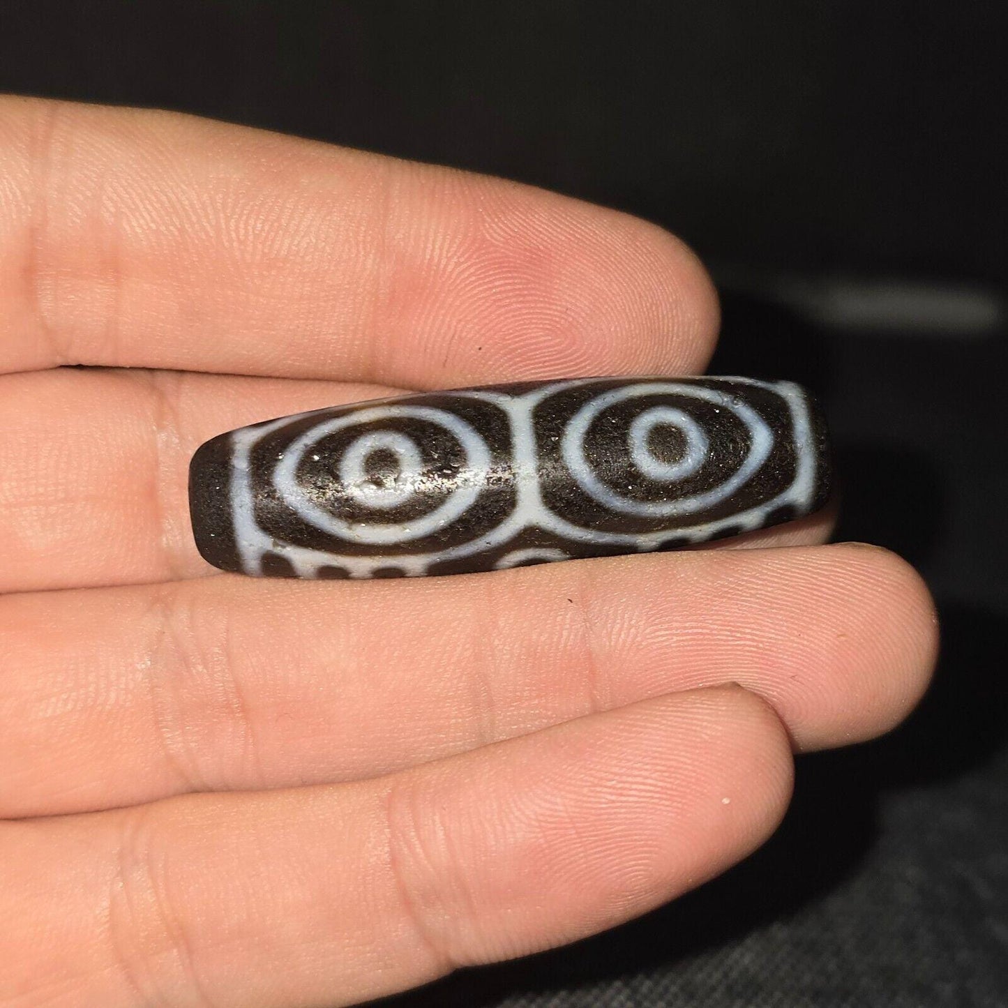 Vintage old himalayan indo tibetan 6 eyes agate bead unique pattern