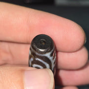 Vintage old himalayan indo tibetan 6 eyes agate bead unique pattern