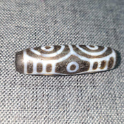 Vintage old himalayan indo tibetan 6 eyes agate bead unique pattern