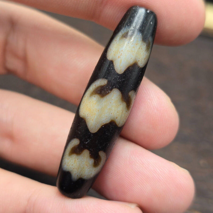 Very unique pattern vintage old himalayan indo tibetan agate beads