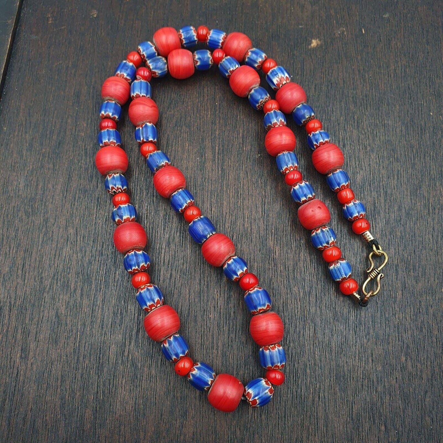 Antique venetian white heart and vintage blue chevron trade beads necklace w4