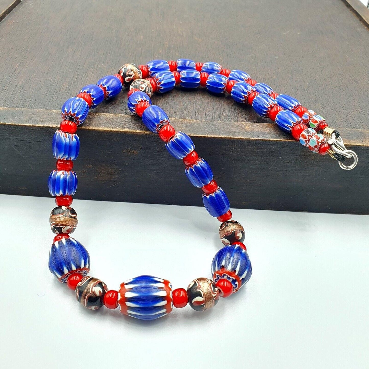 Vintage venetian white heart with blue glass chevron beads necklace. nc-9-2