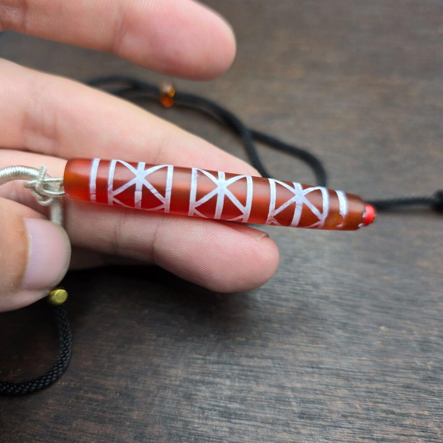 Rare pattern taiwanese south east asian etched agate bead