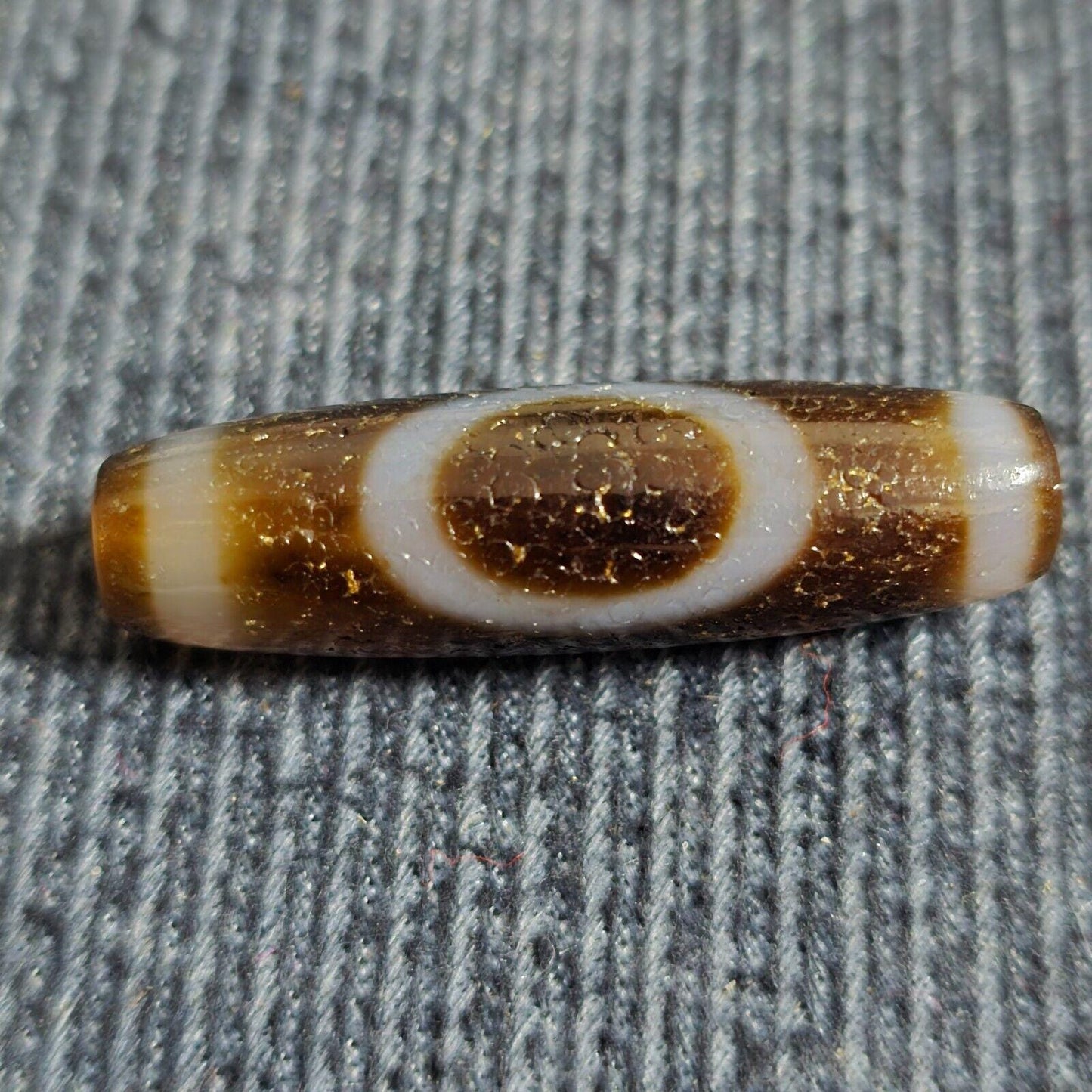 Old himalayan indo tibetan agate bead 2 eyes pattern amulet