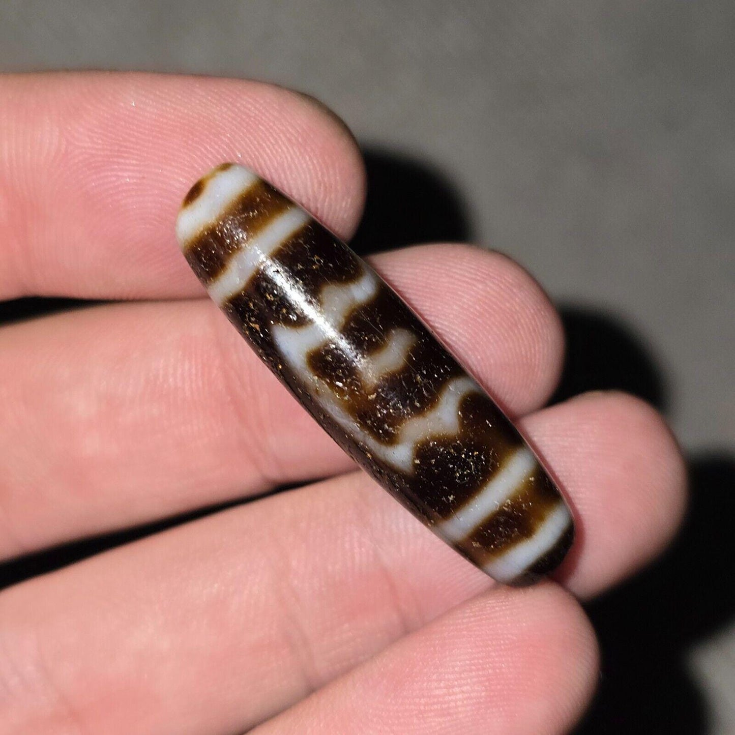 Vintage old himalayan indo tibetan agate beads unique pattern