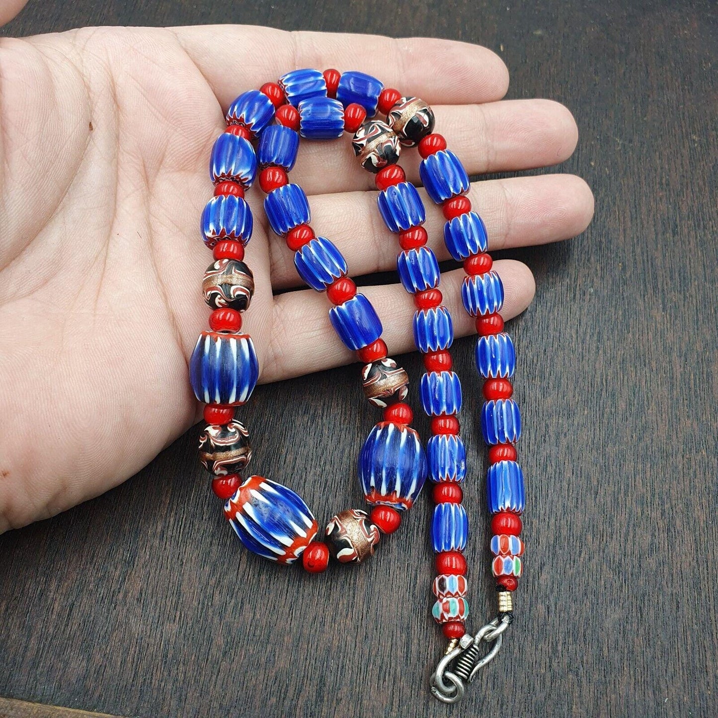Vintage venetian white heart with blue glass chevron beads necklace. nc-9-2