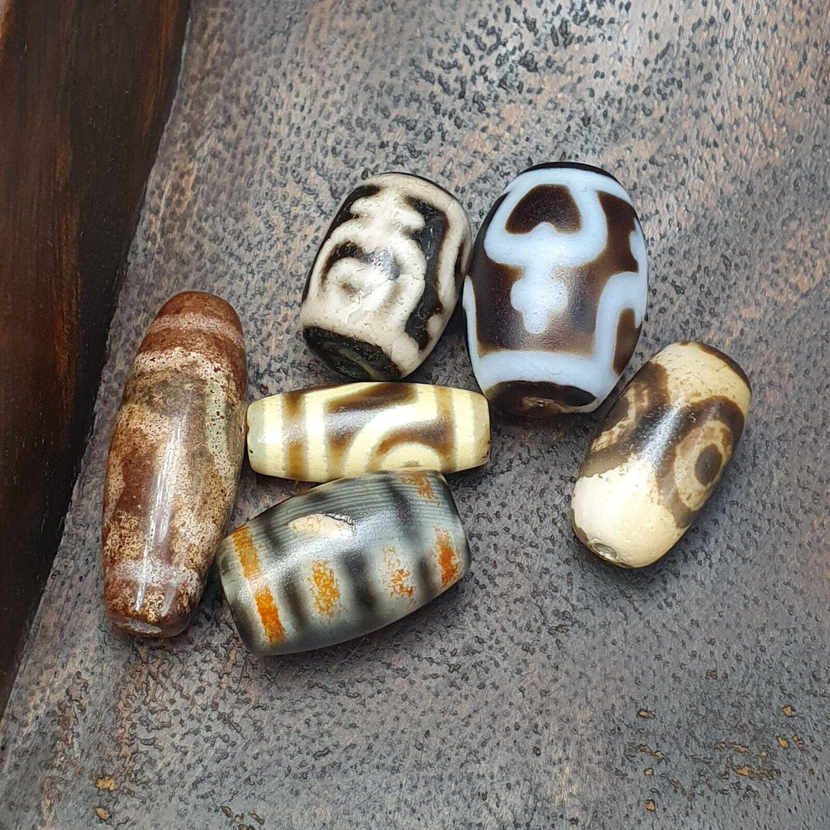 Lot 9 vintage tibetan unique pattern eyes agate stone dzi bead amulet