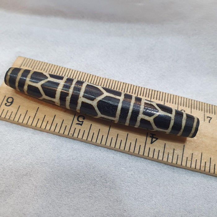 Rare pattern large south asian burmese old black&white pyu pumtek amulet bead