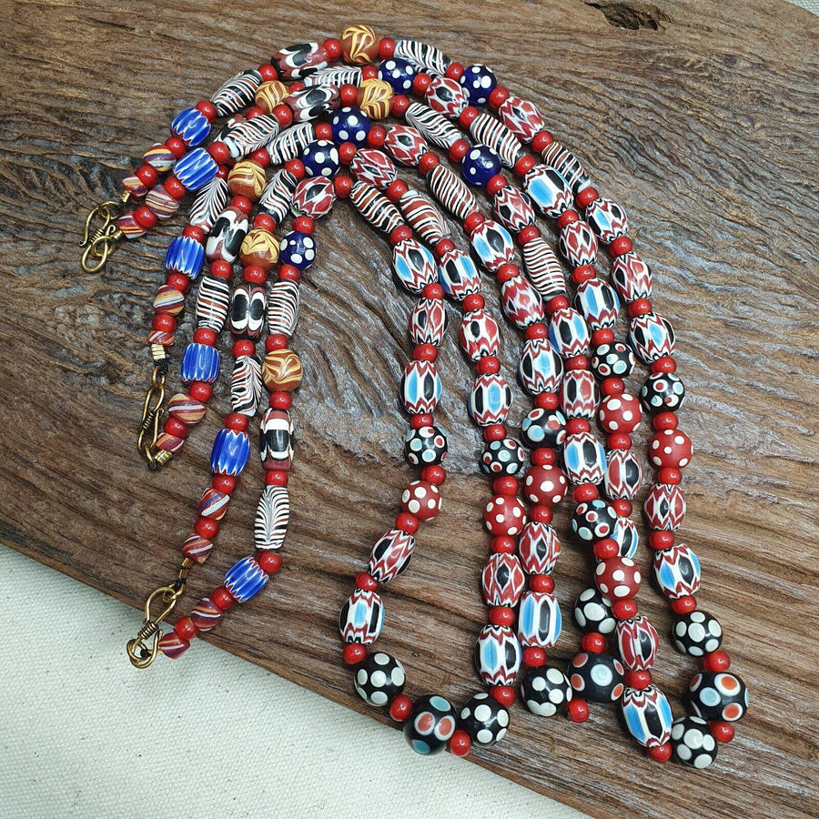 Vintage venetian style chevron feather skunk mix glass beads necklace mx-122.