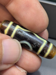 Vintage old himalayan indo tibetan 3 eyes agate bead unique pattern