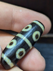 Very unique pattern 8 eye sky eyes agate stone dzi bead amulet