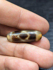 Tibetan Agate Dzi Bead Amulet: Two Diamond Eyes