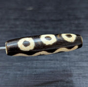 Himalayan tibetan 5 eyes agate stone dzi bead amulet