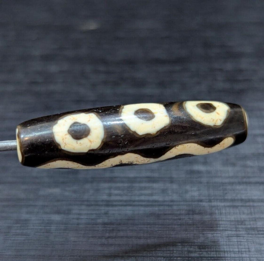 Himalayan tibetan 5 eyes agate stone dzi bead amulet