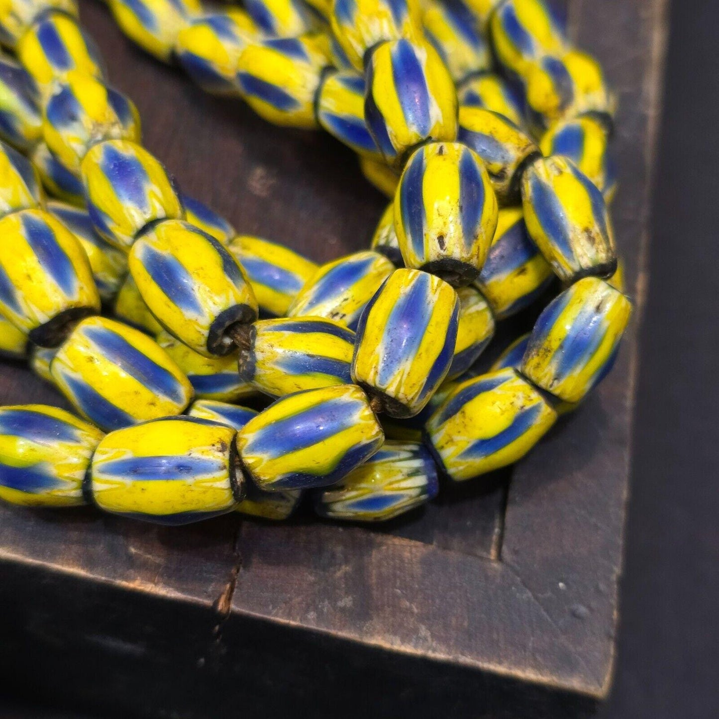 Vintage yellow tube chevron venetian inspired beads strand necklace nc-524
