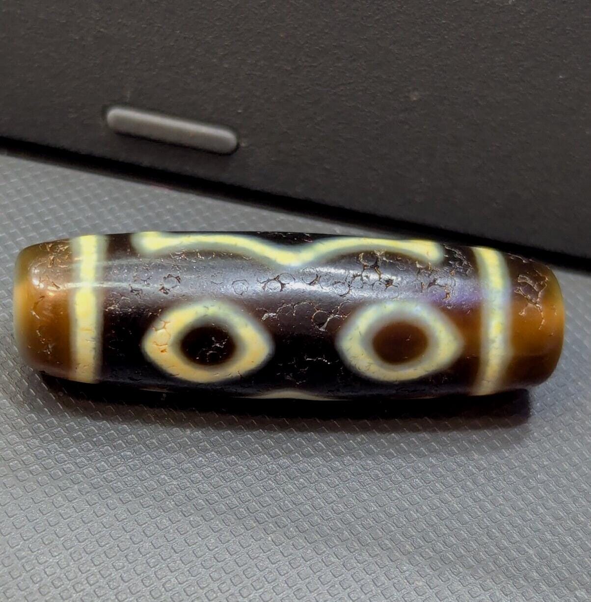 Vintage old himalayan indo tibetan 3 eyes agate bead unique pattern
