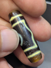 Vintage old himalayan indo tibetan 3 eyes agate bead unique pattern