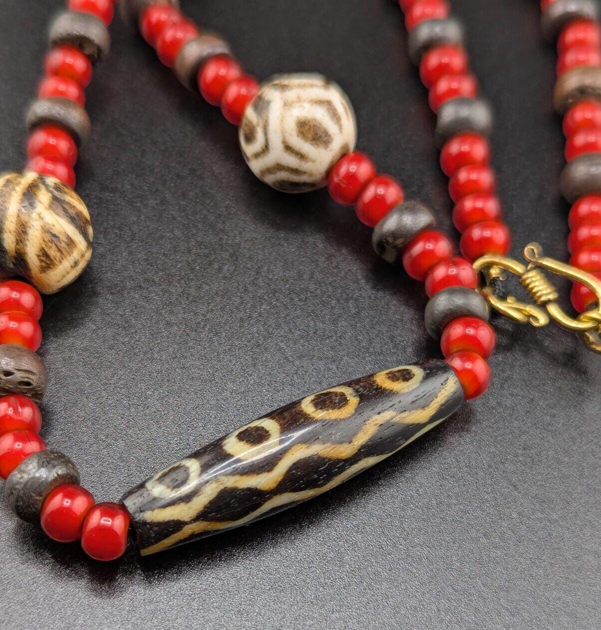 Asian burmese old pumtek with venetian whiteheart beads necklace