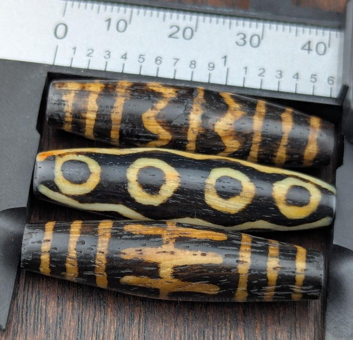 Lot 3 south asian burmese antiques trade pumtek petrified wood beads  l3