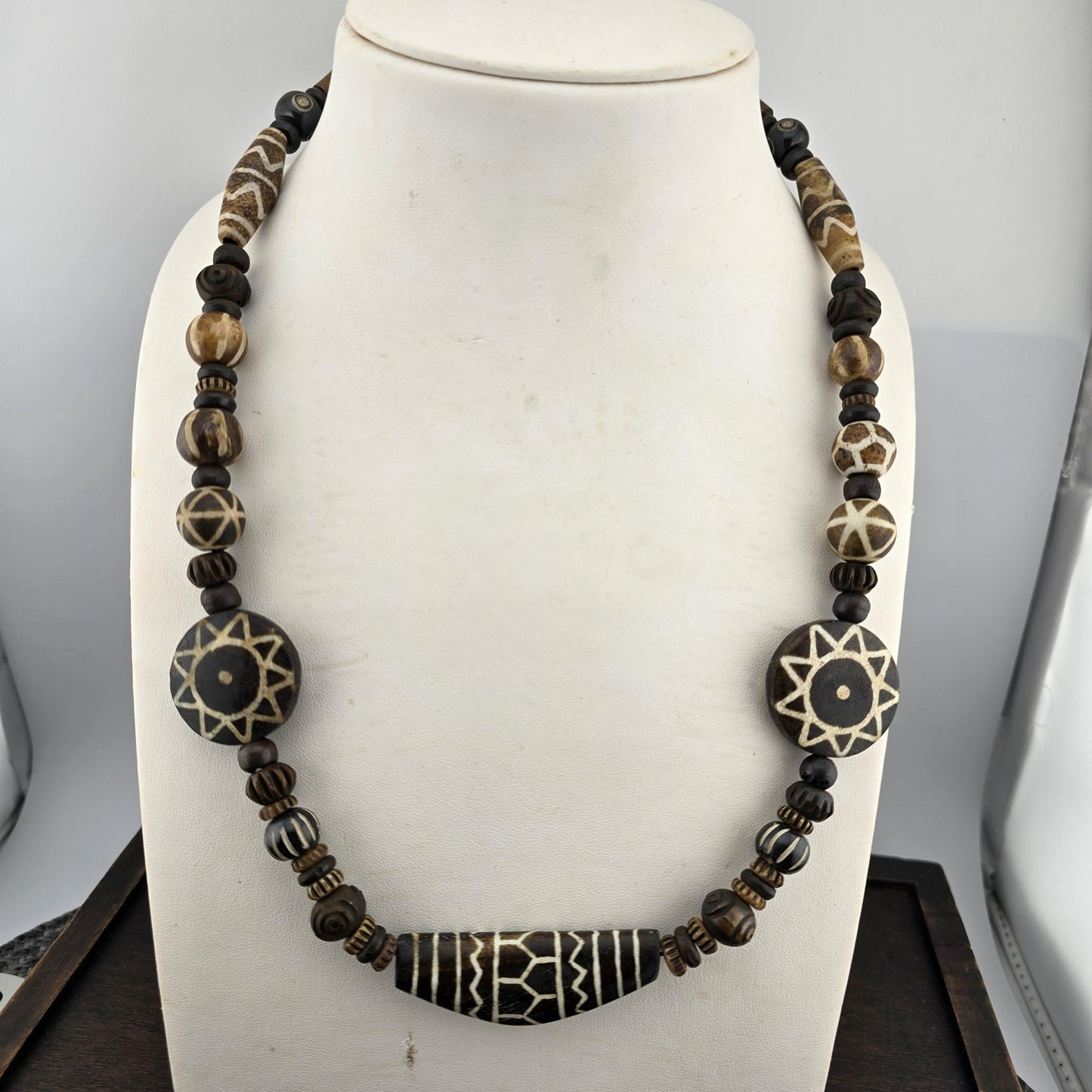 Asian burmese old pumtek petrified wood decorated stone beads strand necklace