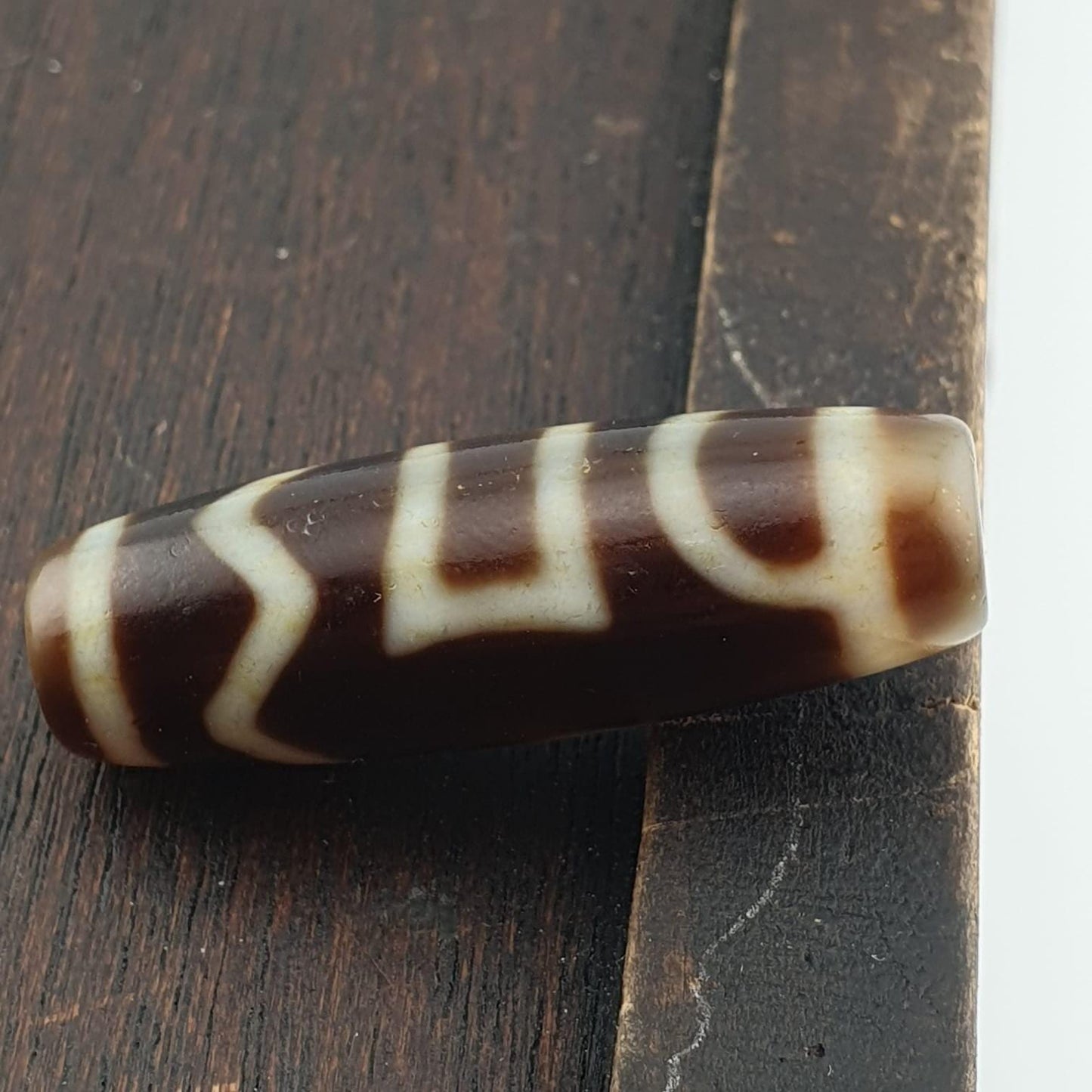 Sky earth eyes unique pattern himalayan tibetan agate dzi bead amulet